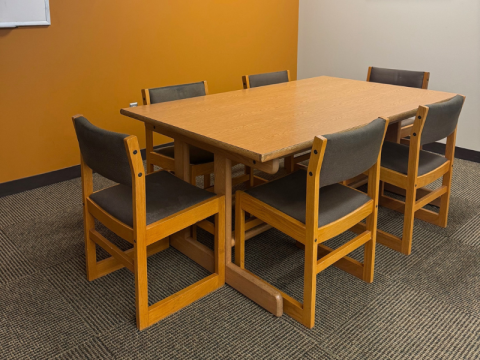 Image of Montgomery Campus large study room.