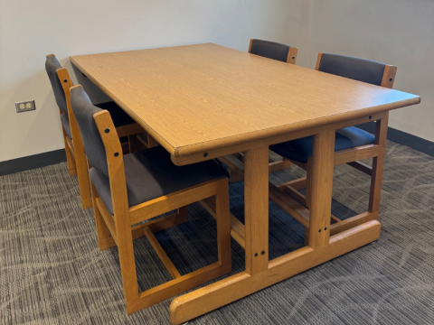 Image of Oswego Campus large study room.